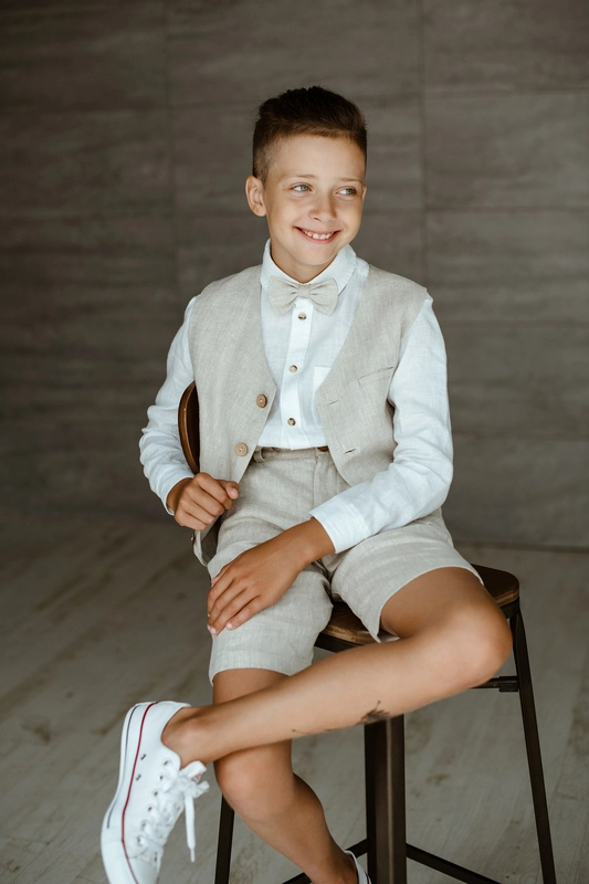 Boys linen suit for page boy at wedding ceremony