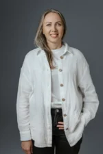 White double gauze shirt for women with button closure