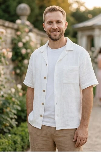 Man with white double gauze shirt